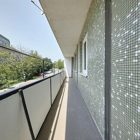 Riverside Center, 3 Bedroom Near Danube River * Bratislava