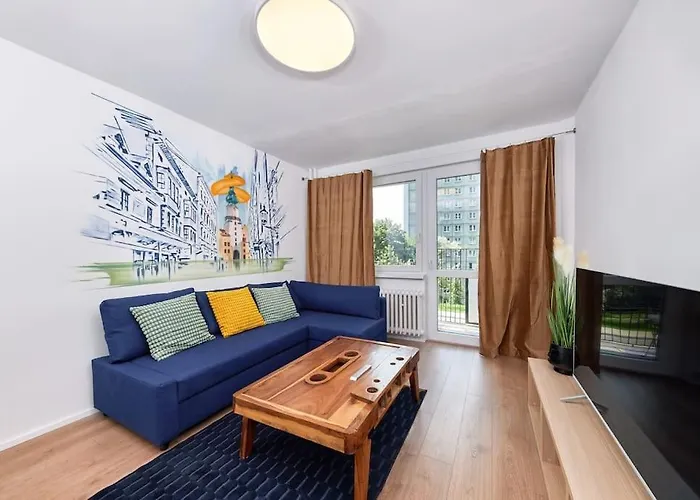 Riverside Center, 3 Bedroom Near Danube River