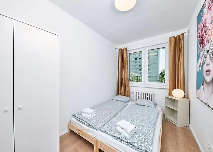 Riverside Center, 3 Bedroom Near Danube River