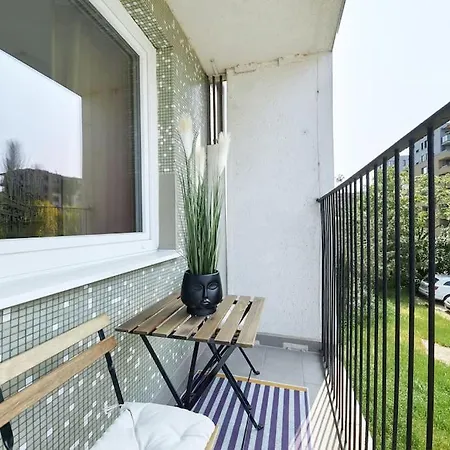 Riverside Center, 3 Bedroom Garage Apartment Bratislava