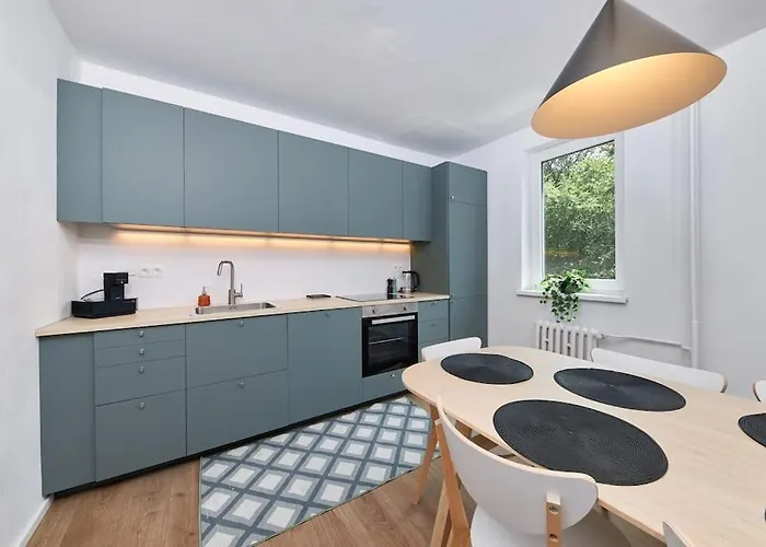 Riverside Center, 3 Bedroom Near Danube River * براتسيلافا